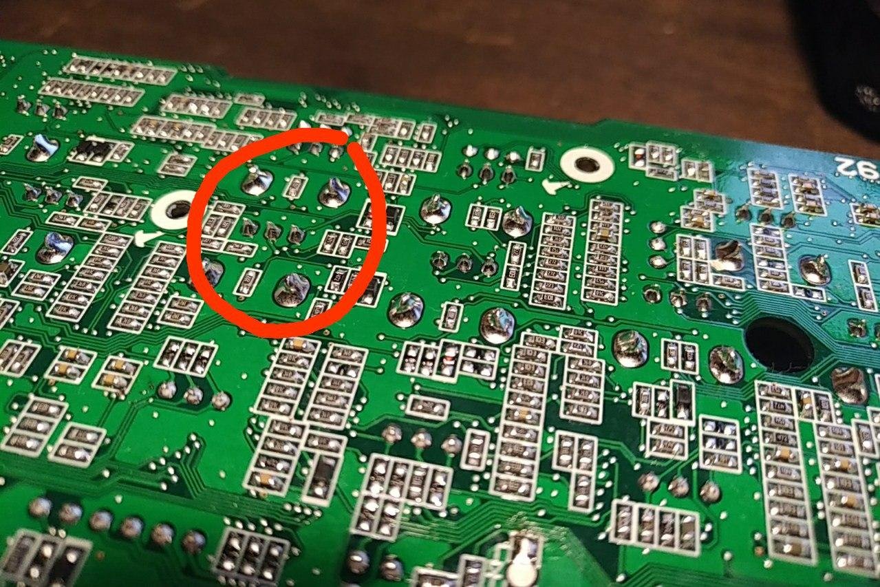 My plan was to strip all jacks and potentiometers from the PCB. The potentiometers’ solder points are quite big and easy to find.